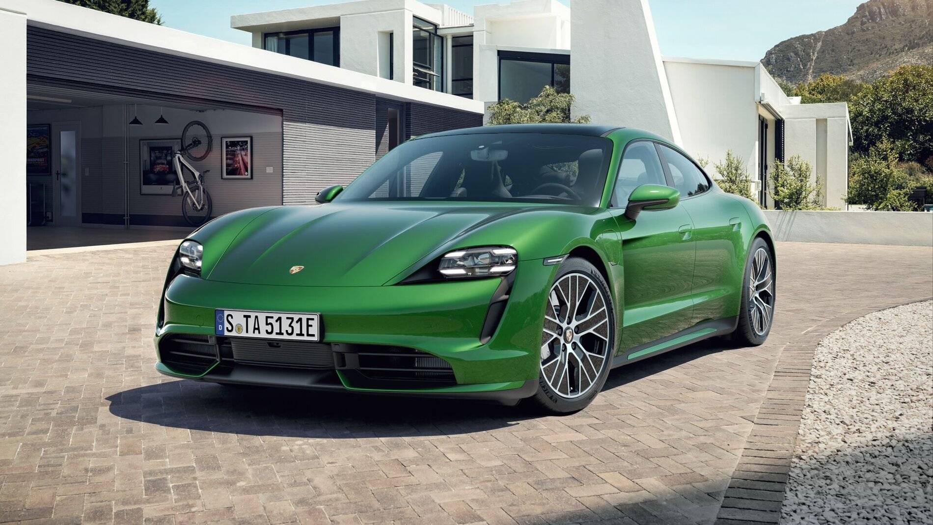 Porsche taycan green
