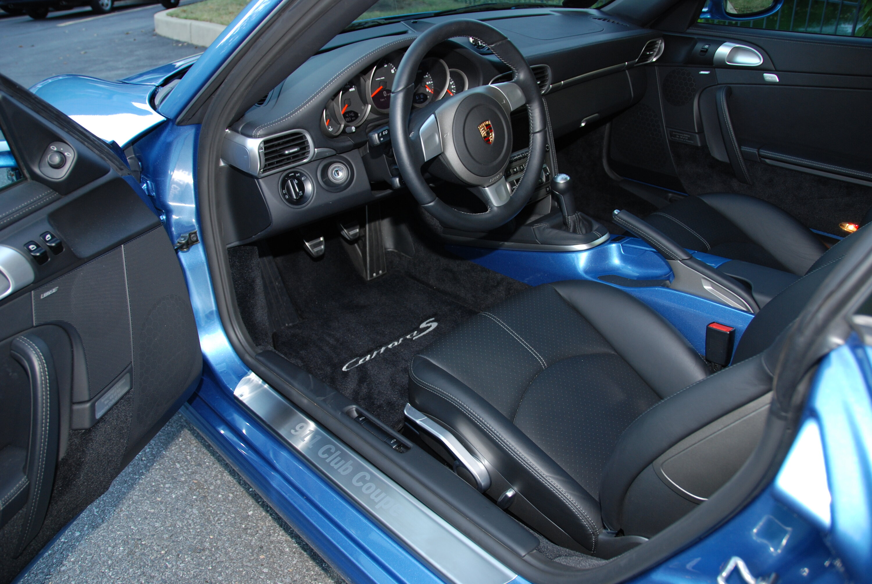 Porsche Taycan HAGERTY's Taycan vs 911 review - by Henry Catchpole Interior.JPG