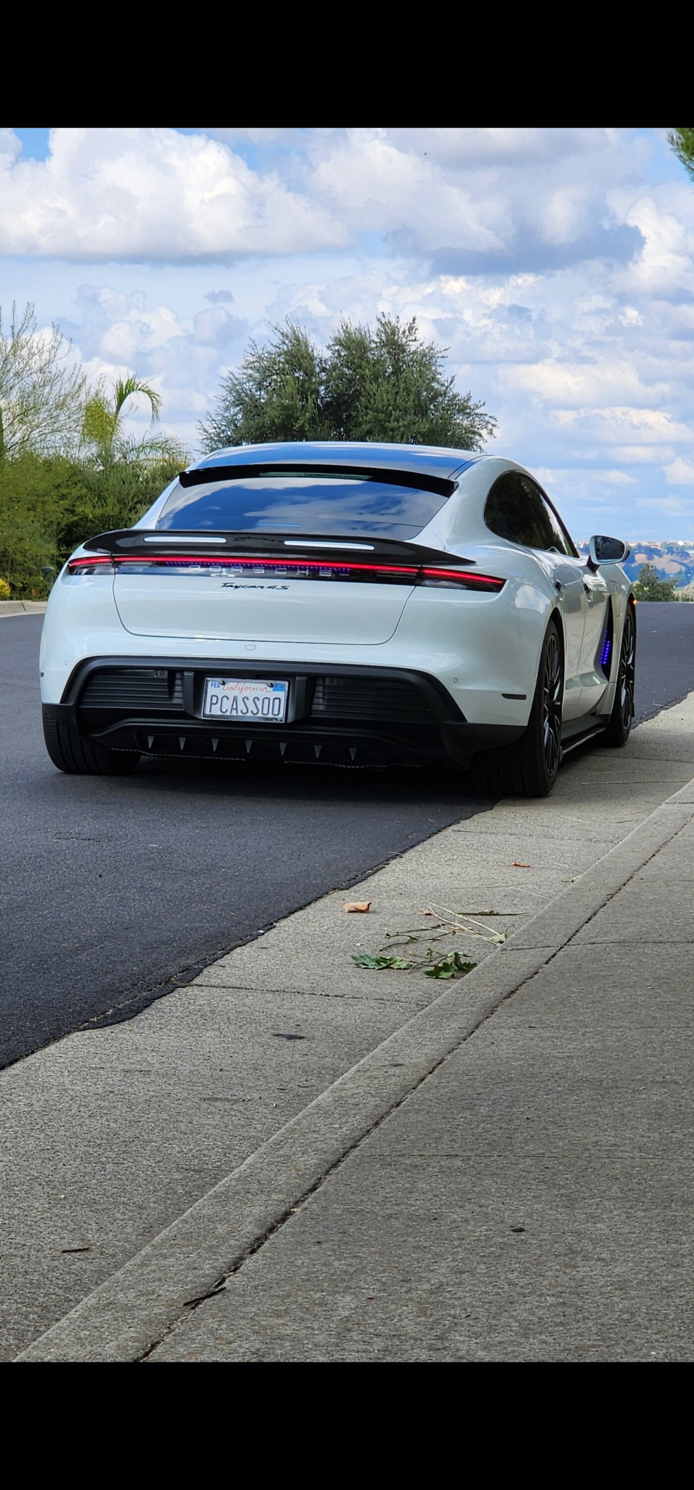 Porsche Taycan Differences Taycan 4S - Turbo S Spoiler? Screenshot_20240106_223625_Gallery