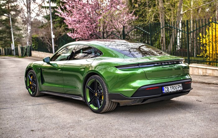 Mamba Green and Cherry Red colors are gone
