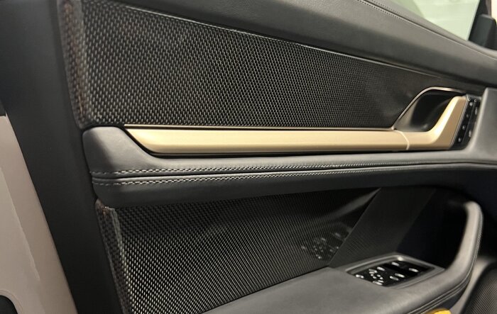 Matte to Gloss Carbon Fiber Interior