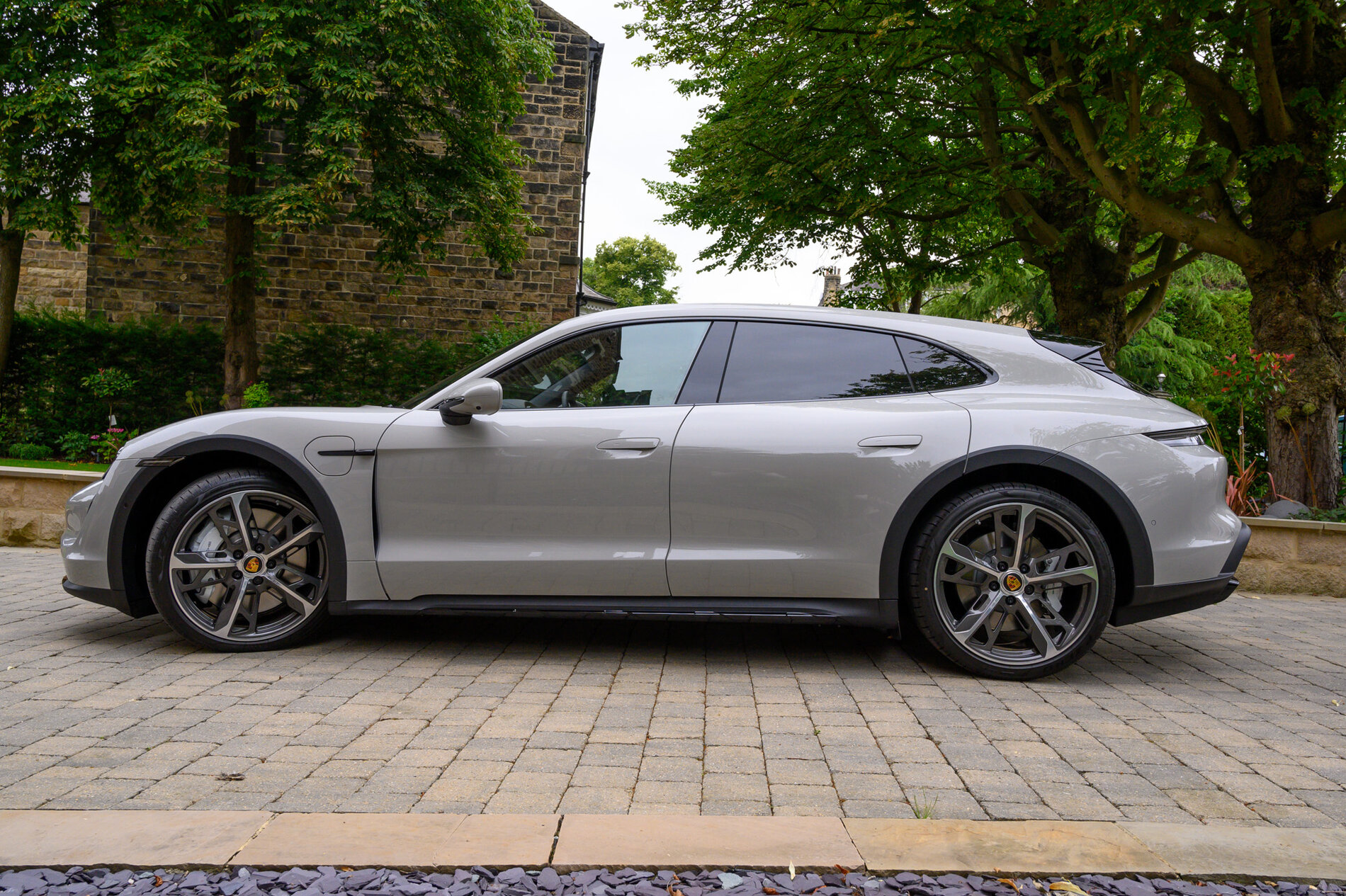 Delivery! Cross Turismo 4S in Crayon/Crayon with CT design wheels