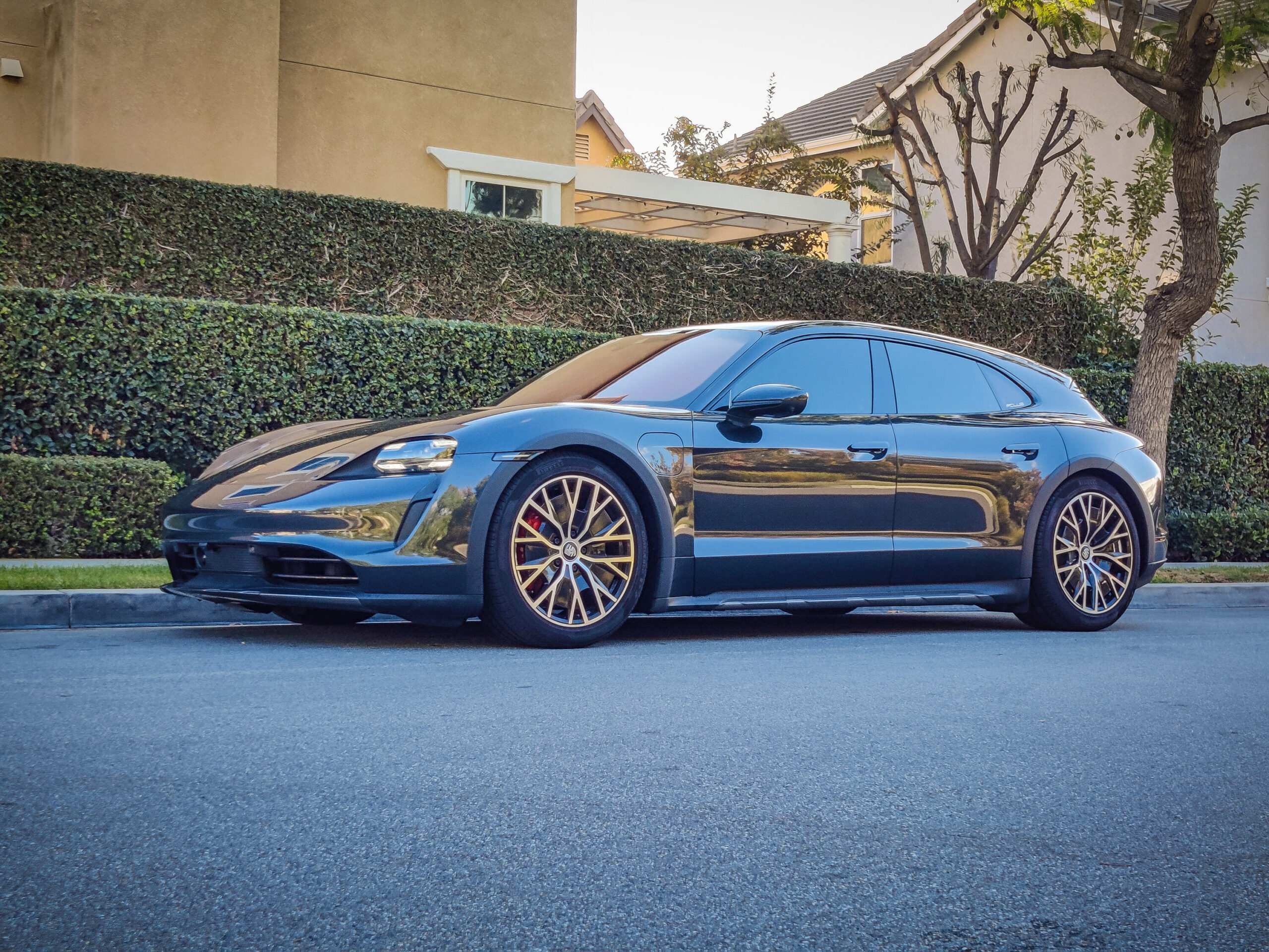 Taycan Cross Turismo 4S lowered on Vivid Racing lowering links (photos) TaycanForum Porsche